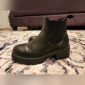 Cushionaire size 8 Chelsea boot
